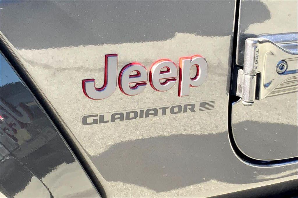 new 2025 Jeep Gladiator car, priced at $61,194