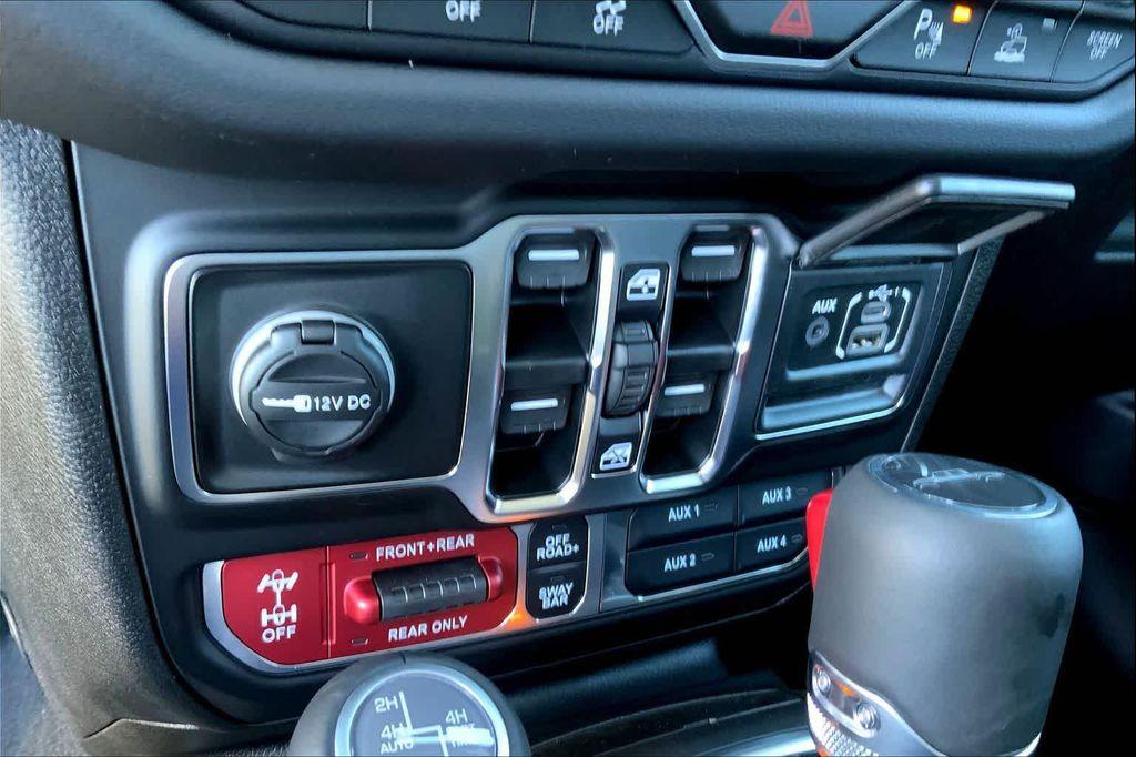 new 2025 Jeep Gladiator car, priced at $61,194