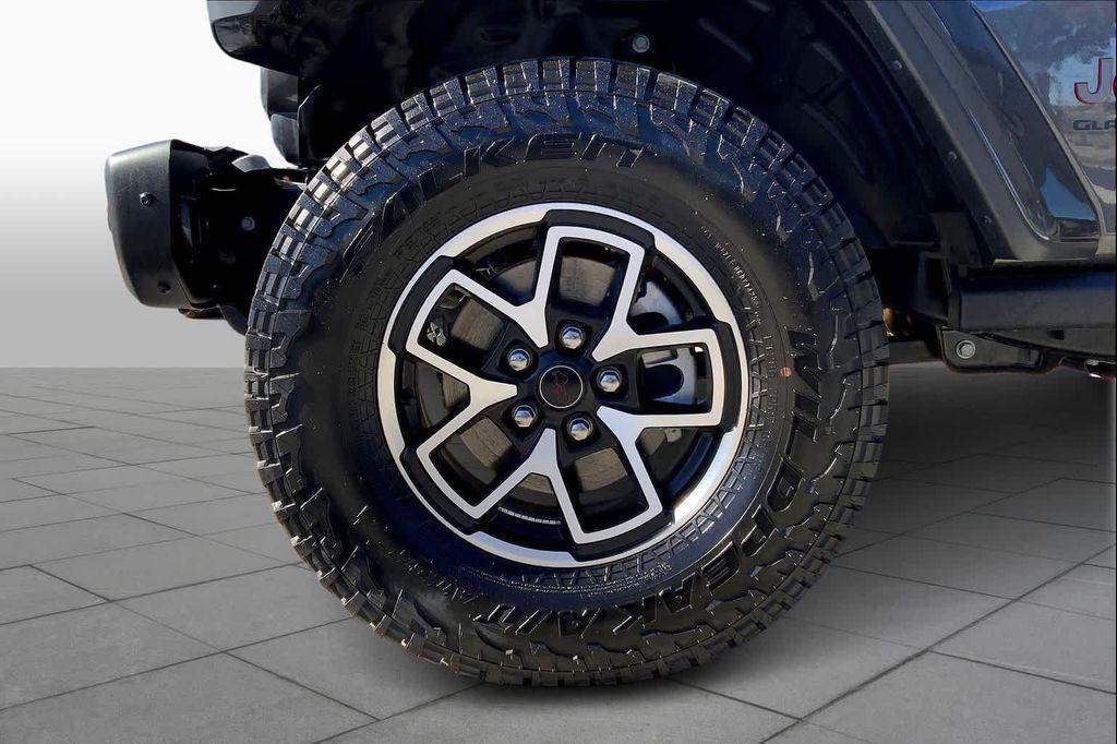 new 2025 Jeep Gladiator car, priced at $61,194