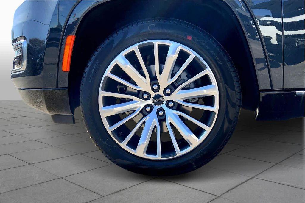 new 2025 Jeep Wagoneer L car, priced at $76,218