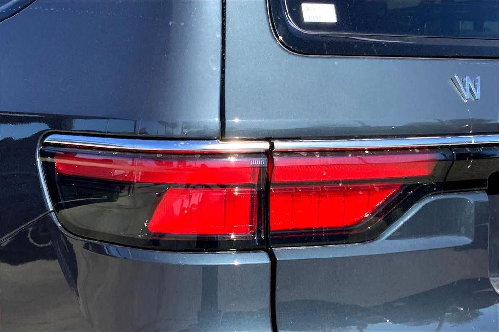 new 2025 Jeep Wagoneer L car, priced at $76,218