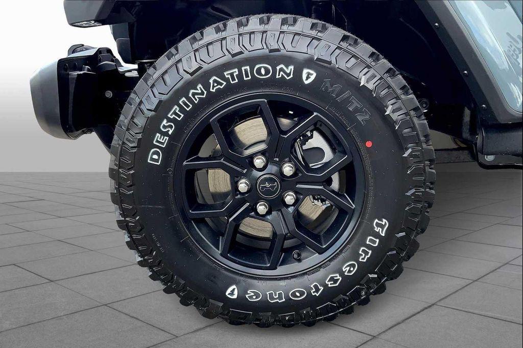 new 2025 Jeep Gladiator car, priced at $48,393
