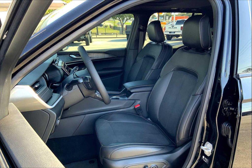 new 2025 Jeep Grand Cherokee car, priced at $43,459
