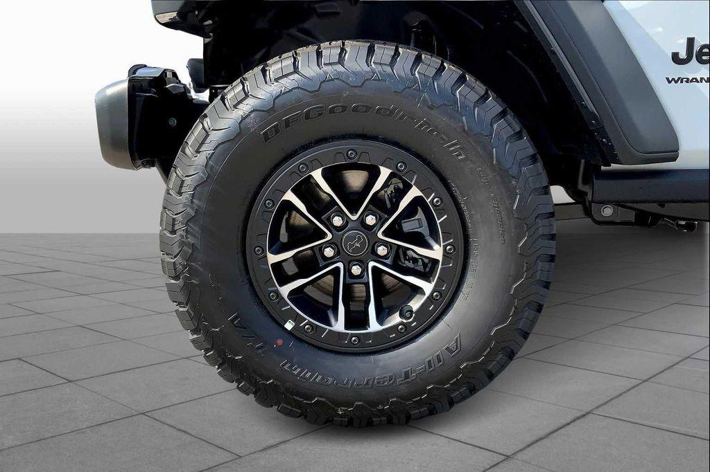 new 2025 Jeep Wrangler car, priced at $61,175
