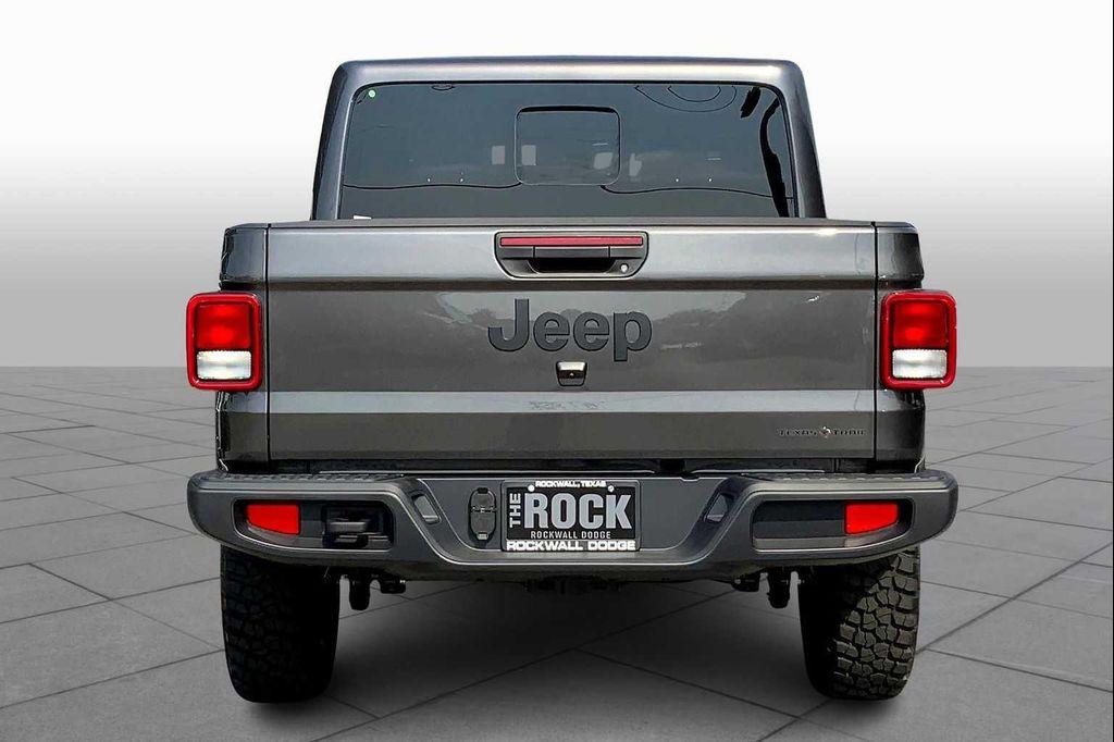 new 2025 Jeep Gladiator car, priced at $46,940