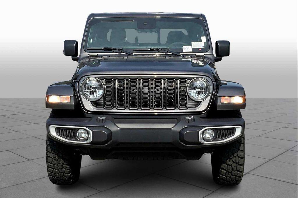 new 2025 Jeep Gladiator car, priced at $46,940