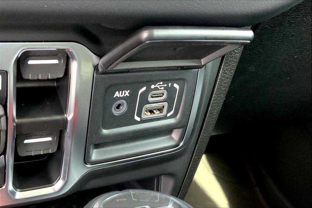 new 2025 Jeep Gladiator car, priced at $46,940