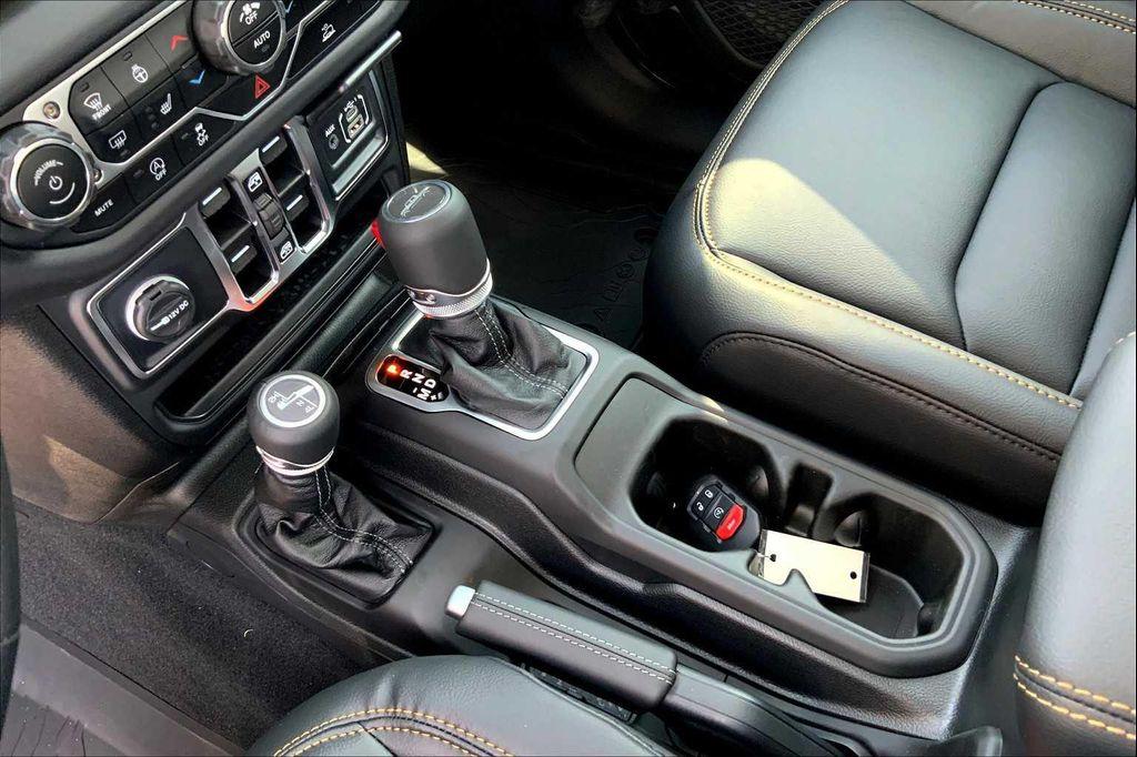 new 2025 Jeep Gladiator car, priced at $46,940