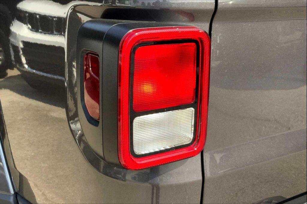 new 2025 Jeep Gladiator car, priced at $46,940