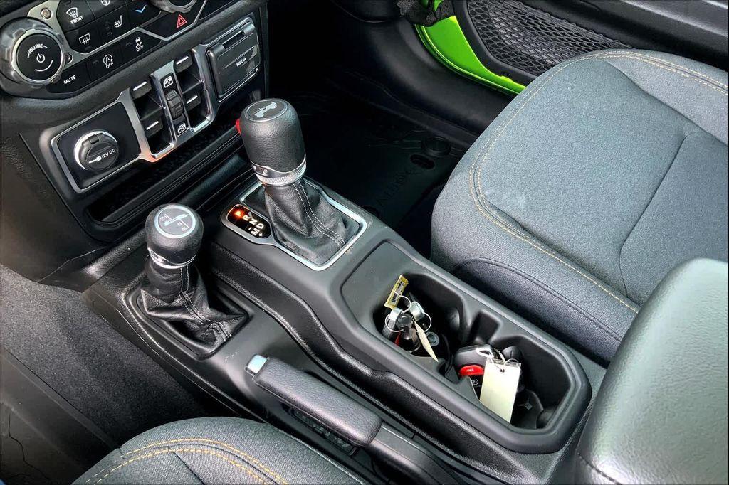 new 2025 Jeep Wrangler car, priced at $47,601