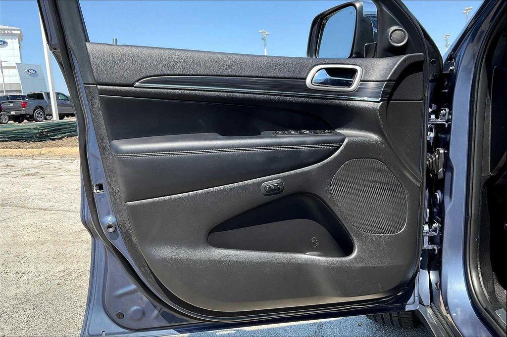 used 2021 Jeep Grand Cherokee car, priced at $27,750