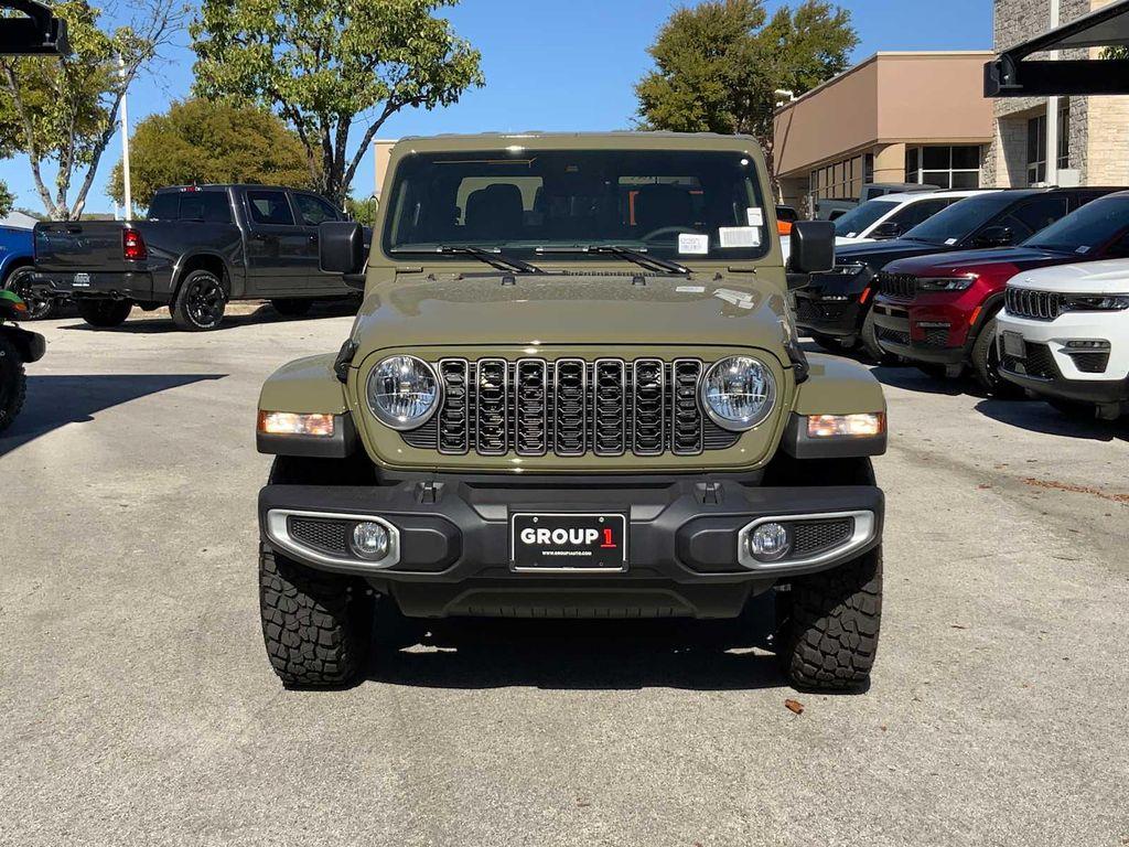 new 2025 Jeep Gladiator car, priced at $46,940