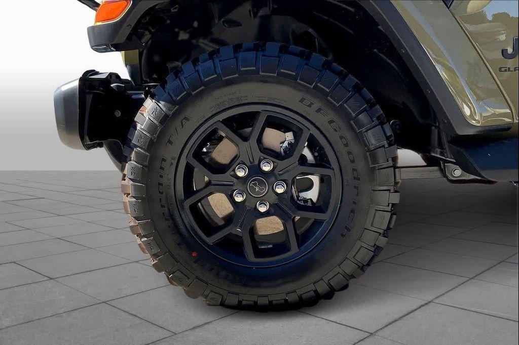 new 2025 Jeep Gladiator car, priced at $46,445