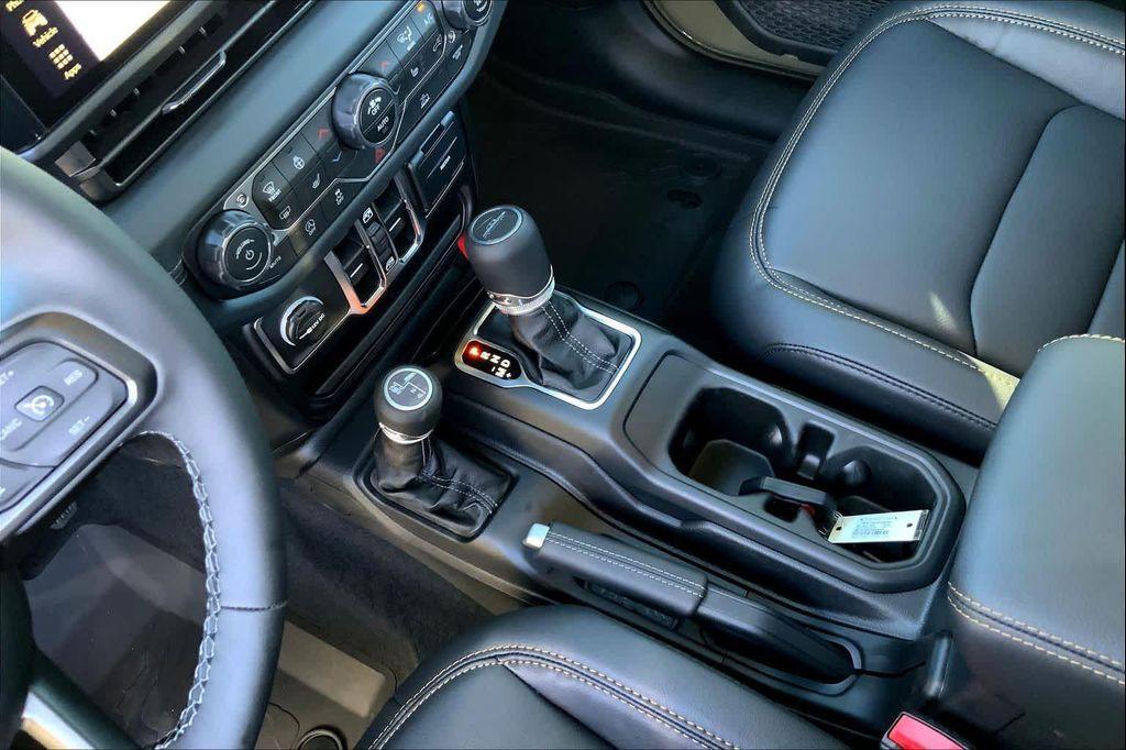 new 2025 Jeep Gladiator car, priced at $46,445