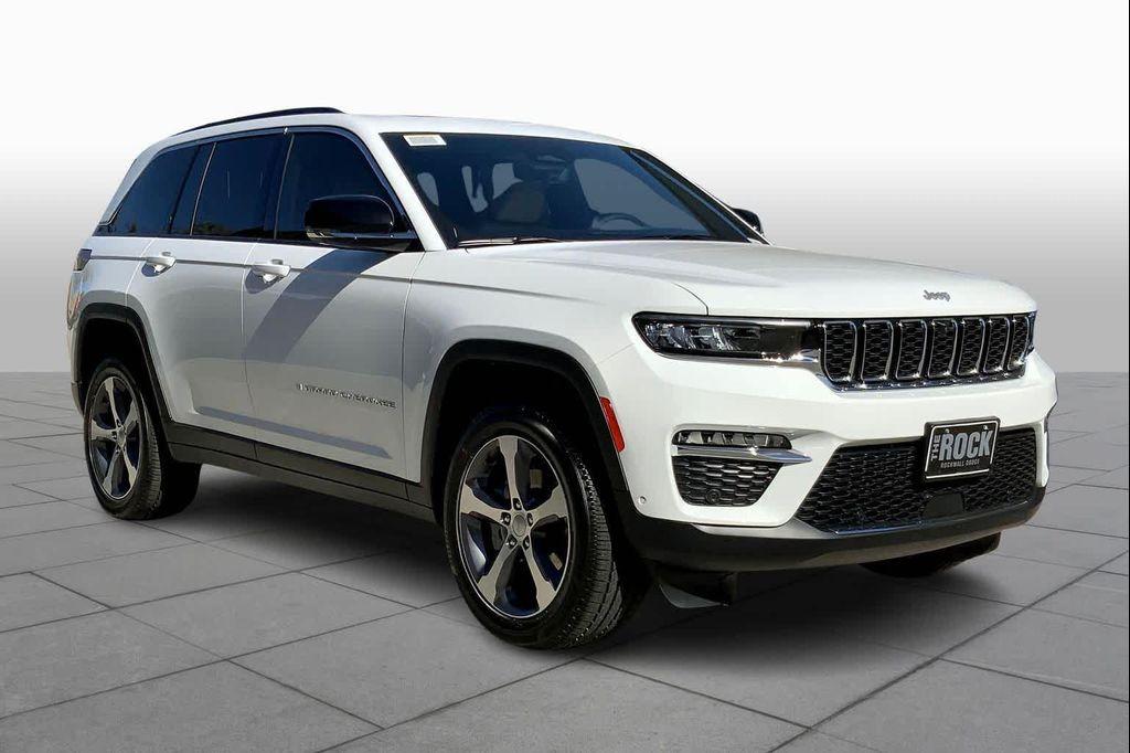 new 2025 Jeep Grand Cherokee car, priced at $51,117