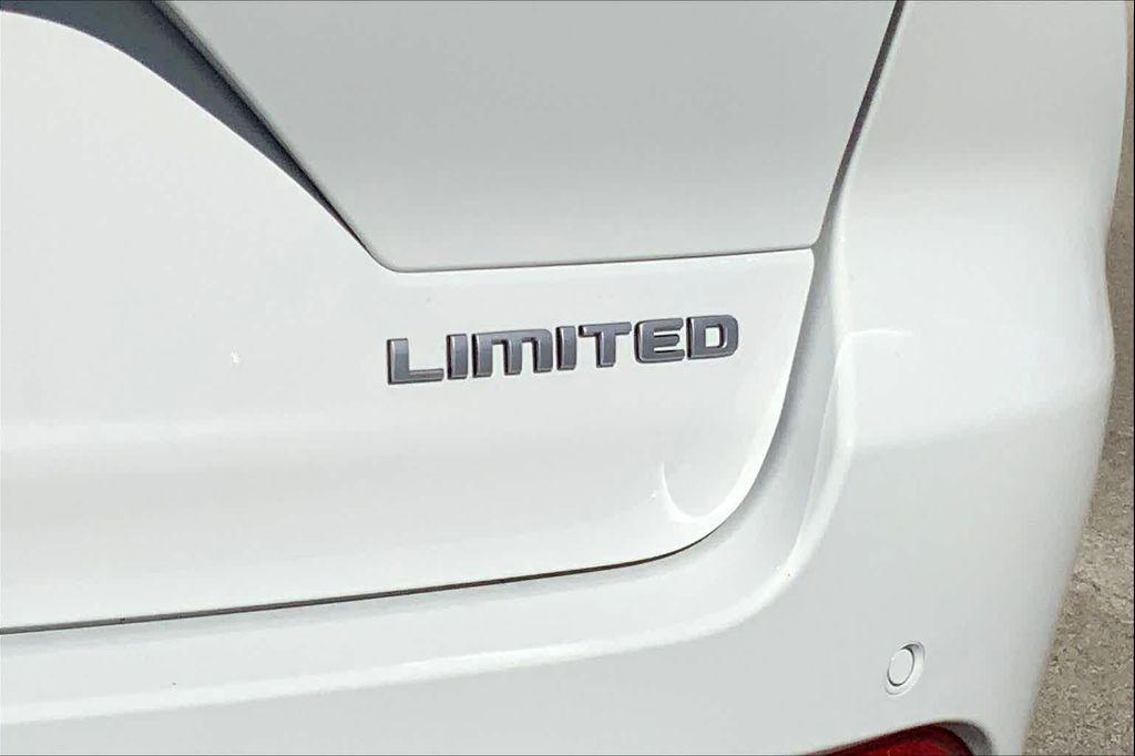 new 2025 Jeep Grand Cherokee car, priced at $51,117