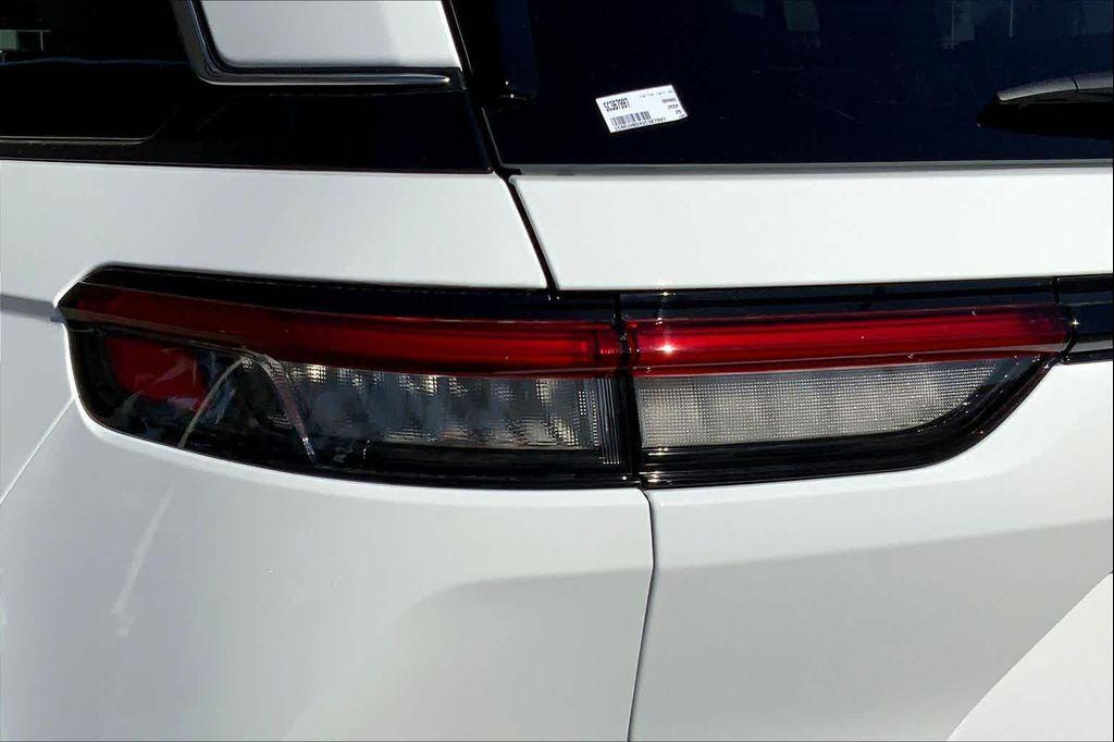 new 2025 Jeep Grand Cherokee car, priced at $51,117