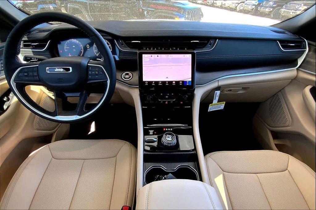 new 2025 Jeep Grand Cherokee car, priced at $51,117