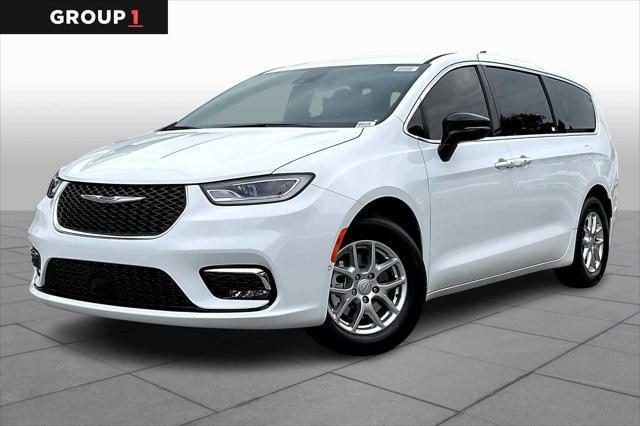 new 2025 Chrysler Pacifica car, priced at $43,439