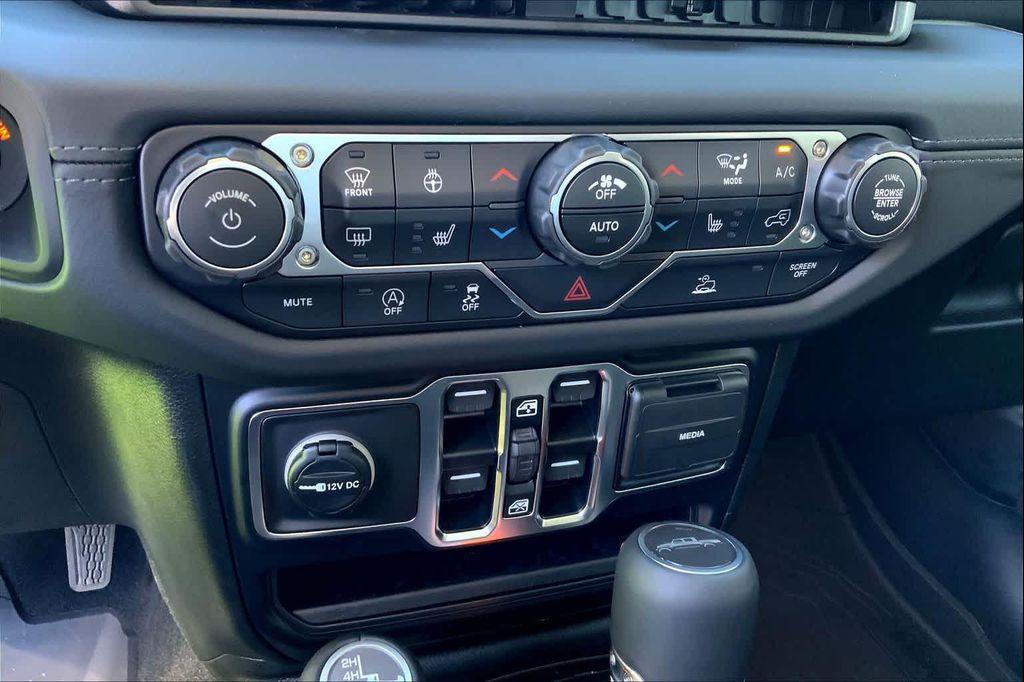 new 2025 Jeep Gladiator car, priced at $46,445