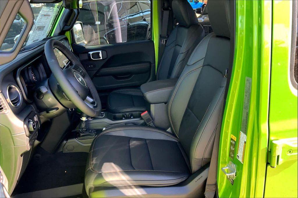 new 2025 Jeep Gladiator car, priced at $46,445