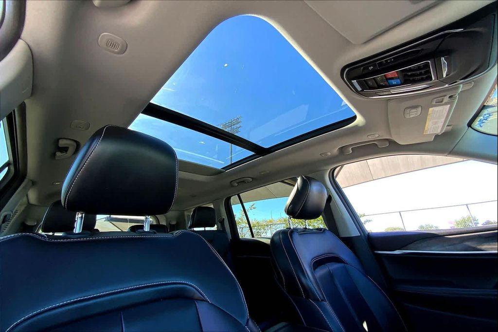 used 2021 Jeep Grand Cherokee L car, priced at $28,995