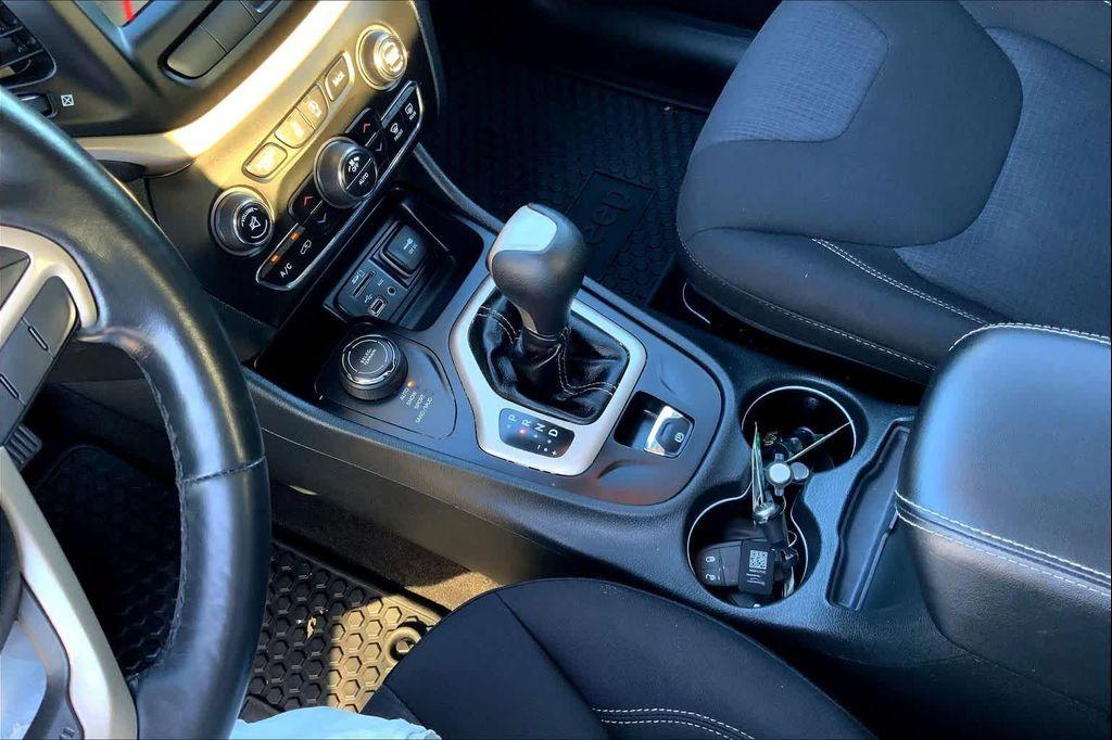 used 2015 Jeep Cherokee car, priced at $12,810