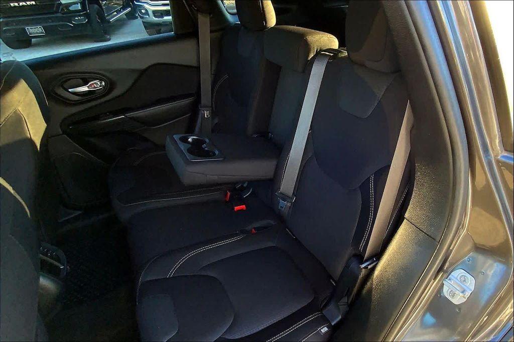 used 2015 Jeep Cherokee car, priced at $12,810