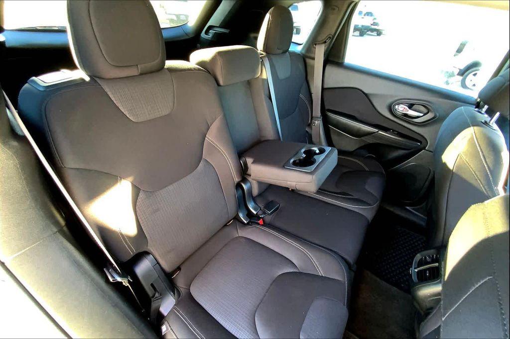 used 2015 Jeep Cherokee car, priced at $12,810