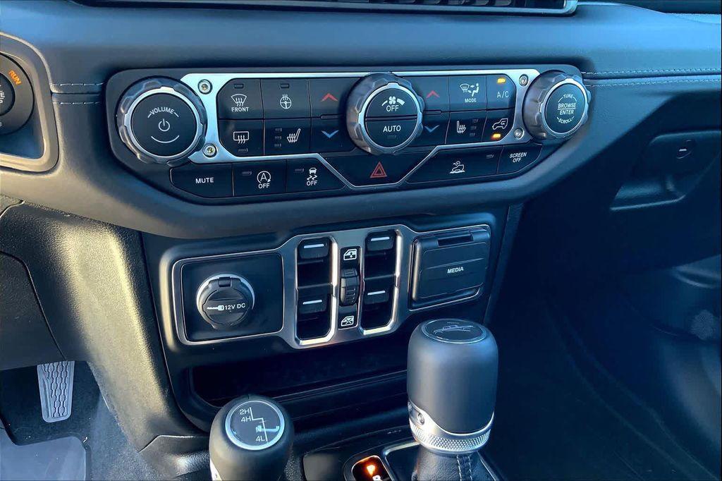 new 2025 Jeep Gladiator car, priced at $64,141