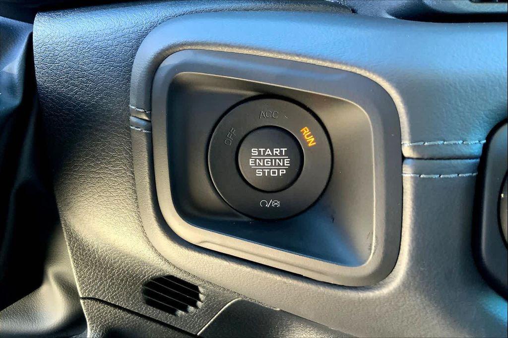new 2025 Jeep Gladiator car, priced at $64,141