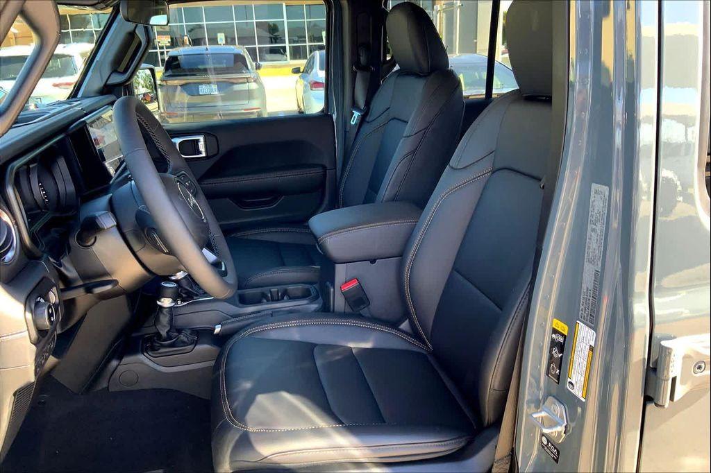 new 2025 Jeep Gladiator car, priced at $64,141