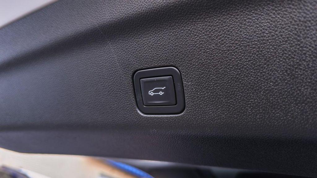 used 2022 Cadillac Escalade ESV car, priced at $66,995