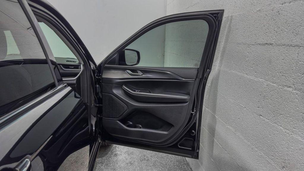 used 2023 Jeep Grand Cherokee car, priced at $27,495