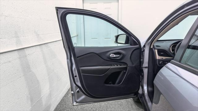 used 2016 Jeep Cherokee car, priced at $12,495