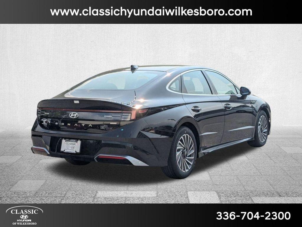 new 2025 Hyundai Sonata Hybrid car, priced at $31,687