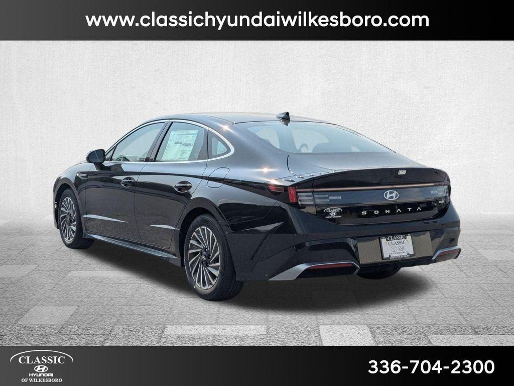 new 2025 Hyundai Sonata Hybrid car, priced at $31,687