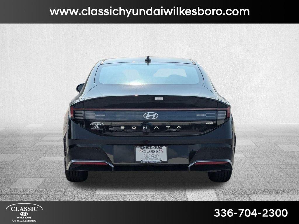 new 2025 Hyundai Sonata Hybrid car, priced at $31,687