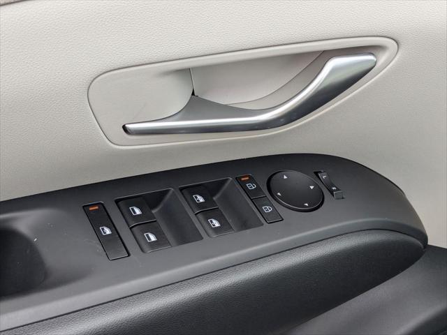 new 2025 Hyundai TUCSON Hybrid car, priced at $38,101
