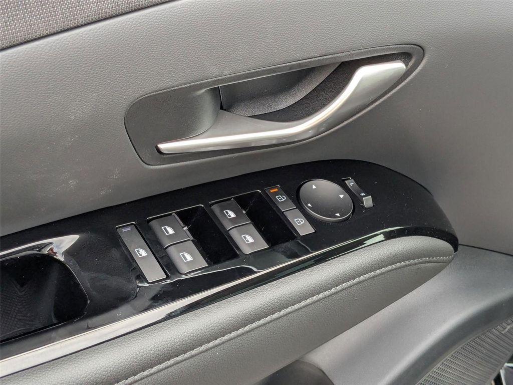 new 2025 Hyundai TUCSON Hybrid car, priced at $42,282