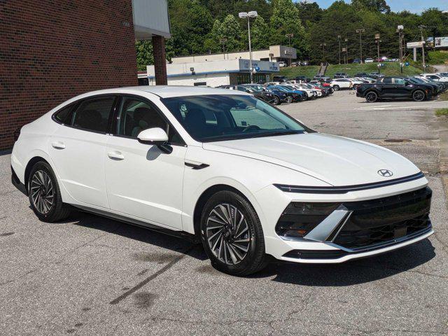 new 2024 Hyundai Sonata Hybrid car, priced at $30,900