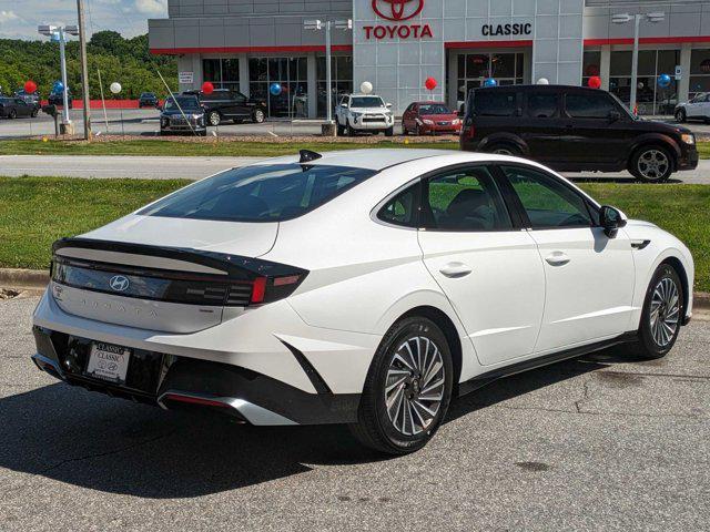 new 2024 Hyundai Sonata Hybrid car, priced at $30,900