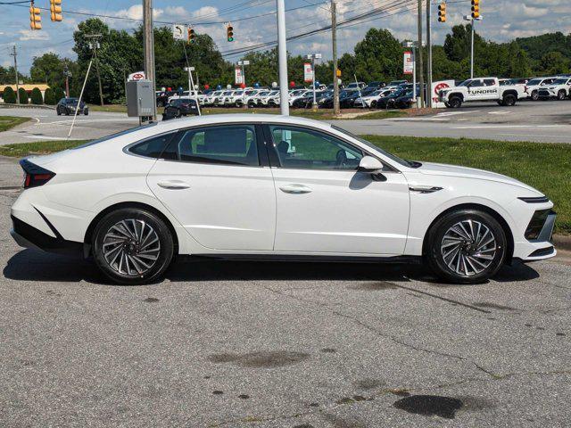 new 2024 Hyundai Sonata Hybrid car, priced at $30,900