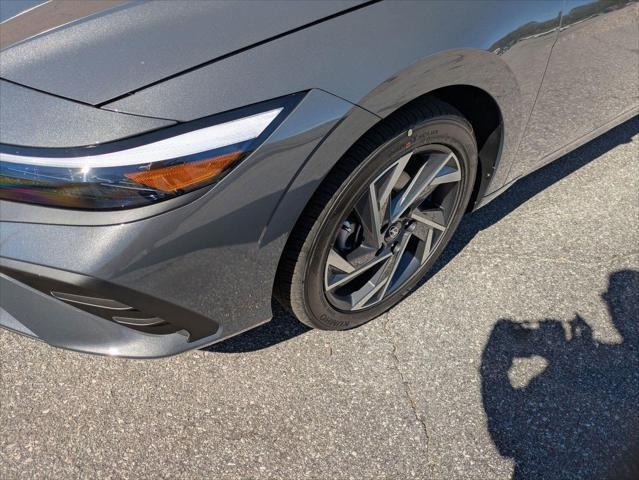 new 2025 Hyundai Elantra car, priced at $24,237