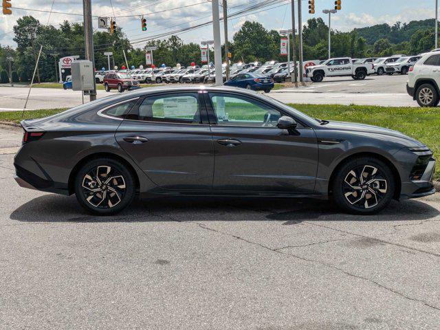 new 2024 Hyundai Sonata car, priced at $27,301