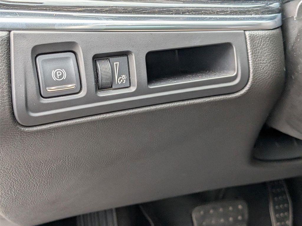 used 2020 Cadillac XT5 car, priced at $19,999