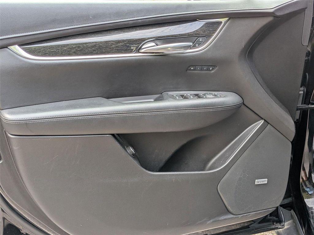 used 2020 Cadillac XT5 car, priced at $19,999