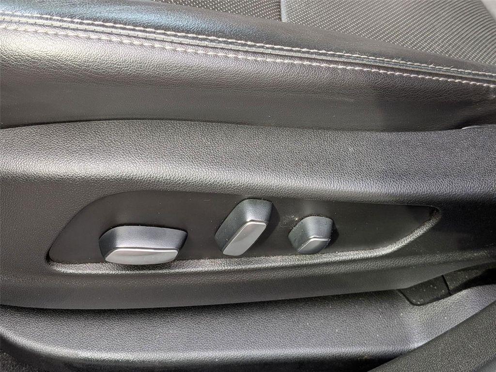 used 2020 Cadillac XT5 car, priced at $19,999