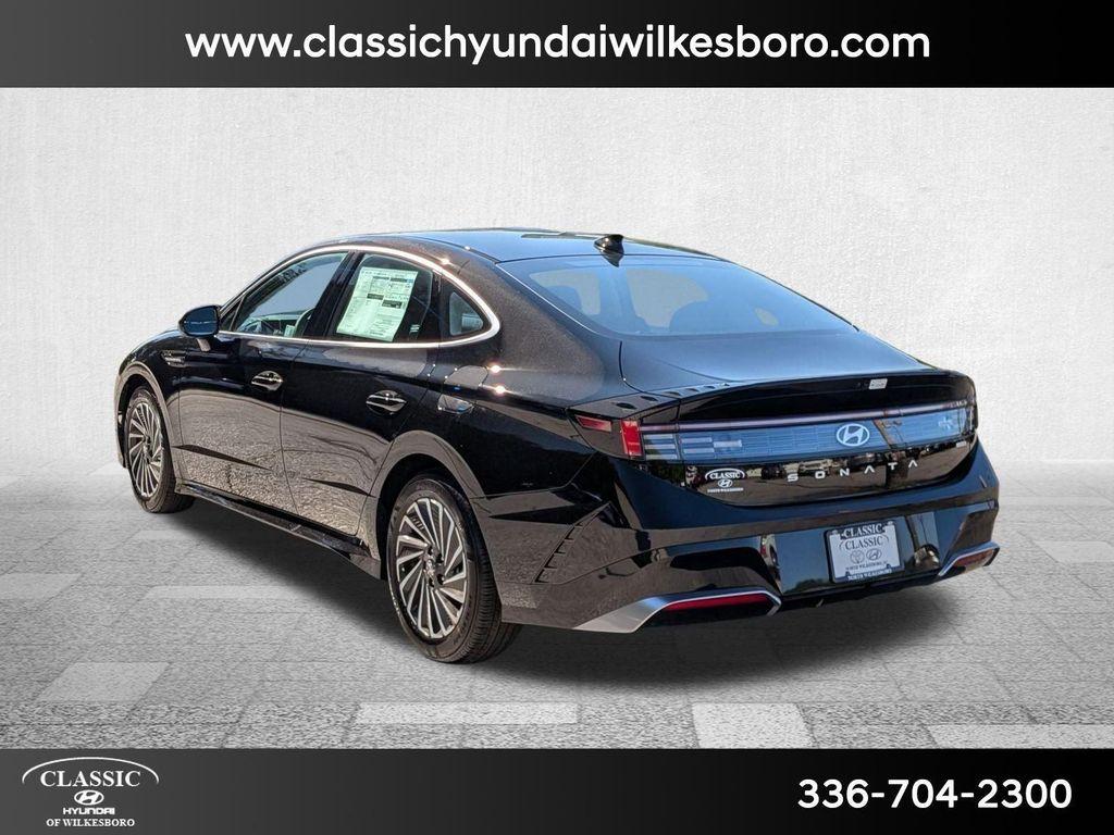 new 2025 Hyundai Sonata Hybrid car, priced at $31,536