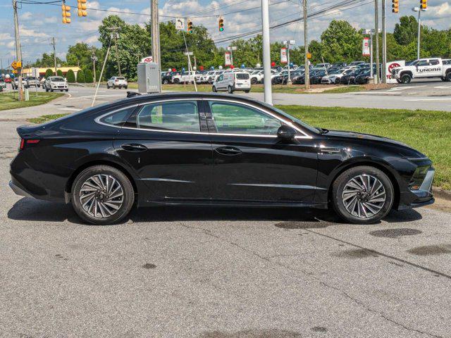 new 2024 Hyundai Sonata Hybrid car, priced at $30,450